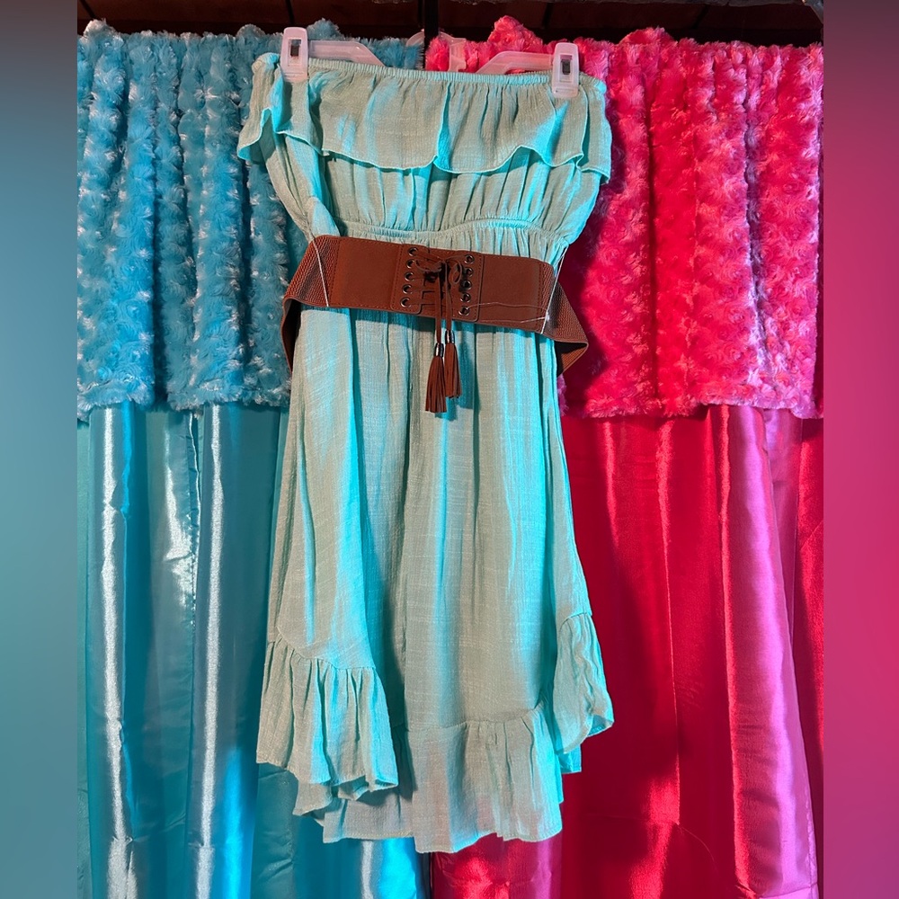 turquoise strapless dress